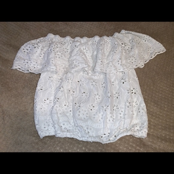 💥SOLD💥 Rue21 Off the shoulder top - Picture 1 of 1